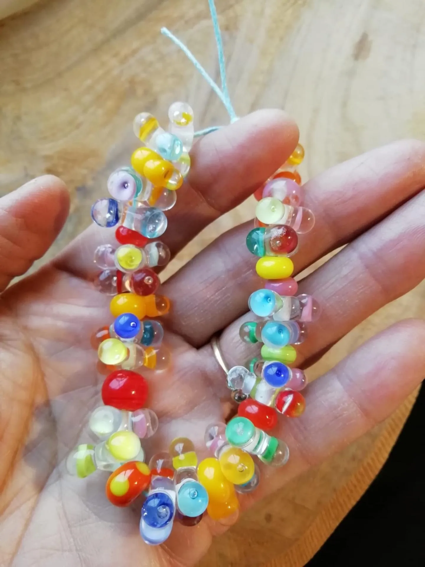 Hippe ketting van handgemaakte glaskralen